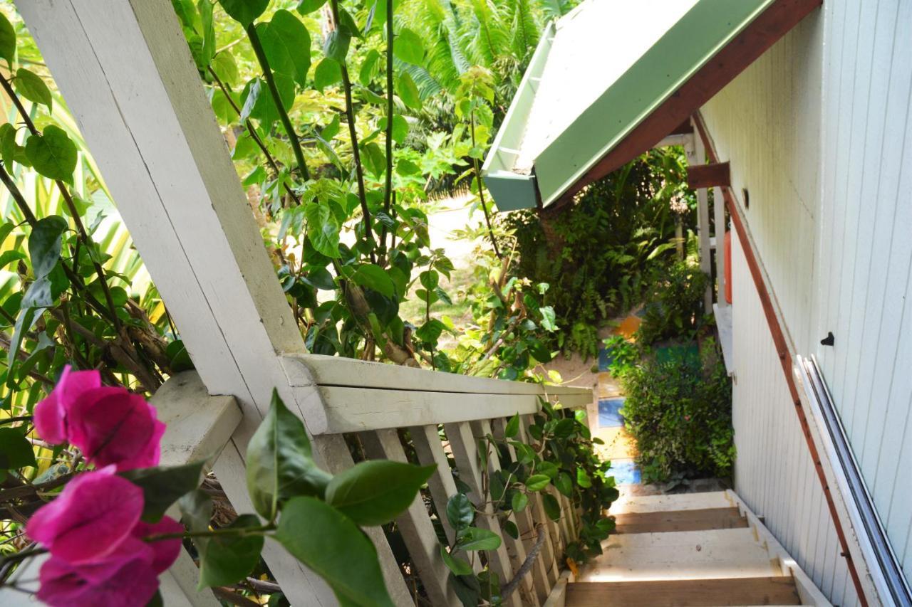 Fare Maheata Hotel Pihaena Luaran gambar